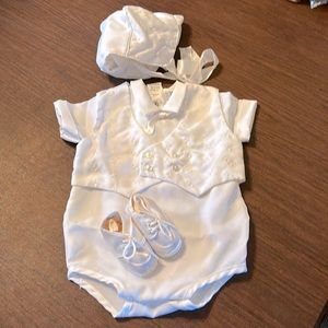 Madonna #452 Boys White Christening 5 pc Set 0-6 months